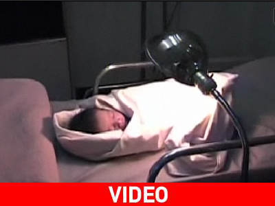 Αναζητούν τη γυναίκα που πέταξε το νεογέννητό της